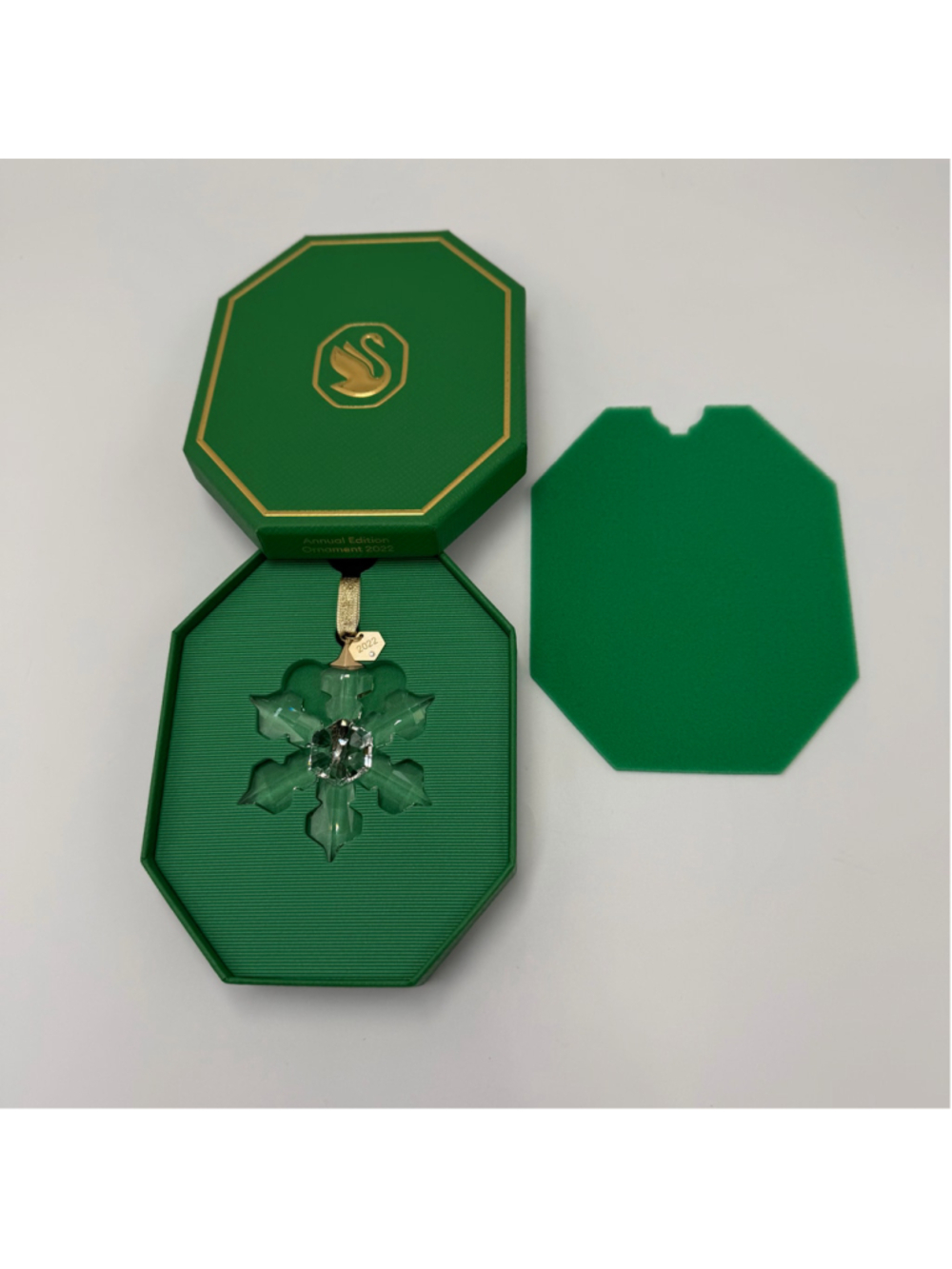2022 Swarovski Annual Edition
Christmas Ornament Crystal
Snowflake Star 5615387